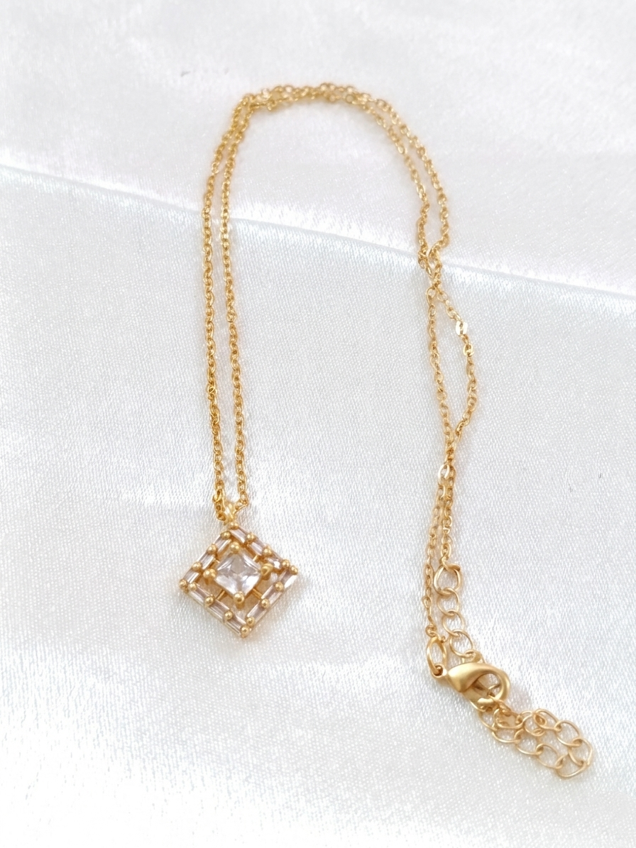 AD Square Pendant Necklace Set