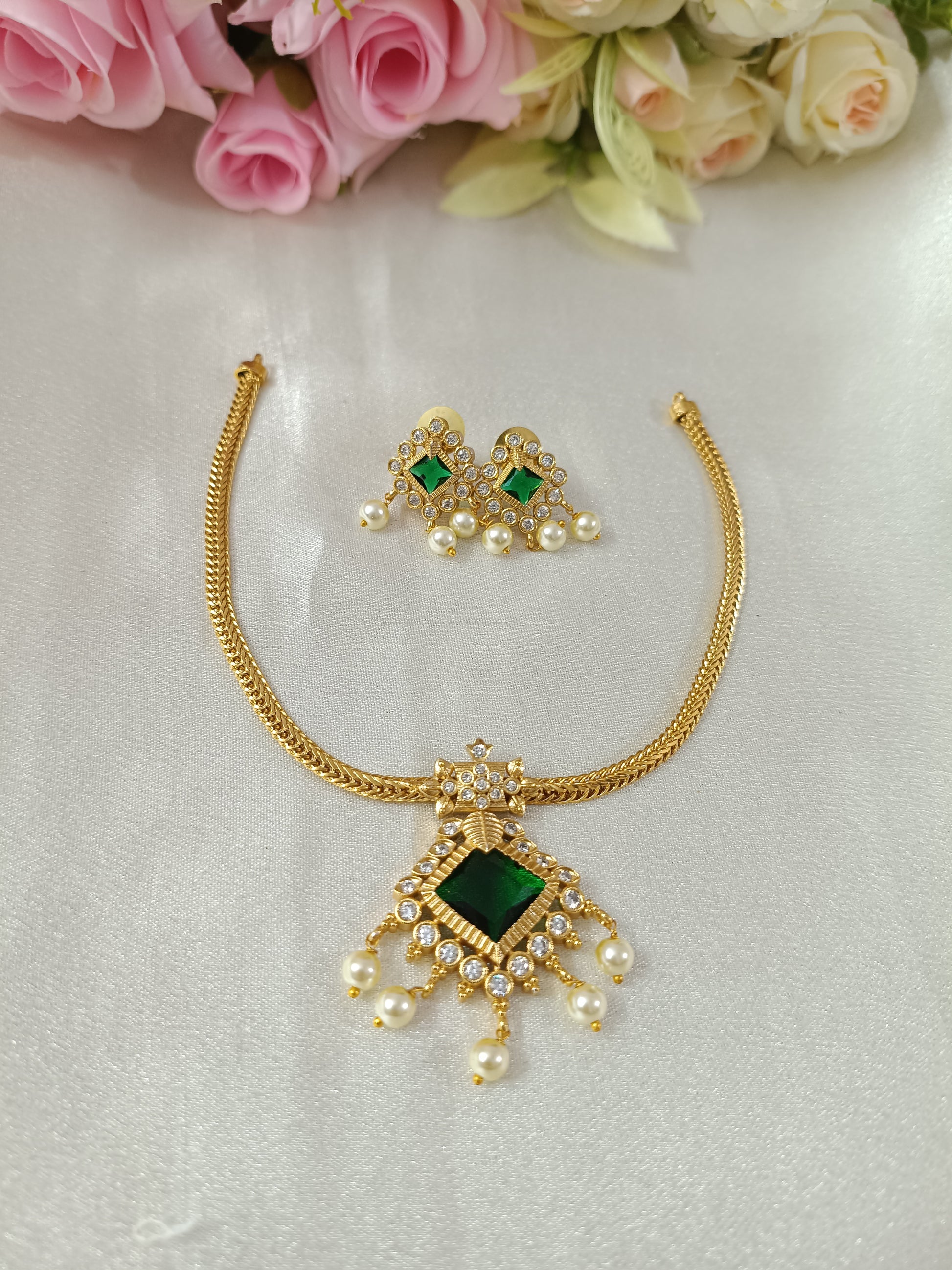 Emerald Pendant Necklace Set