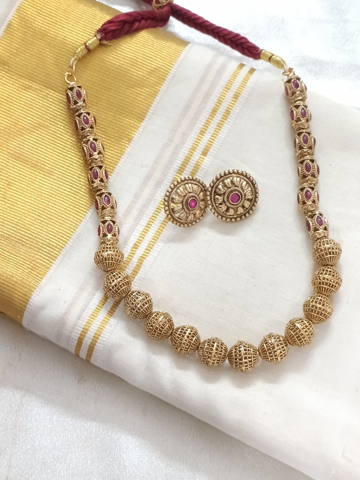Matte Finish Ball Necklace Set