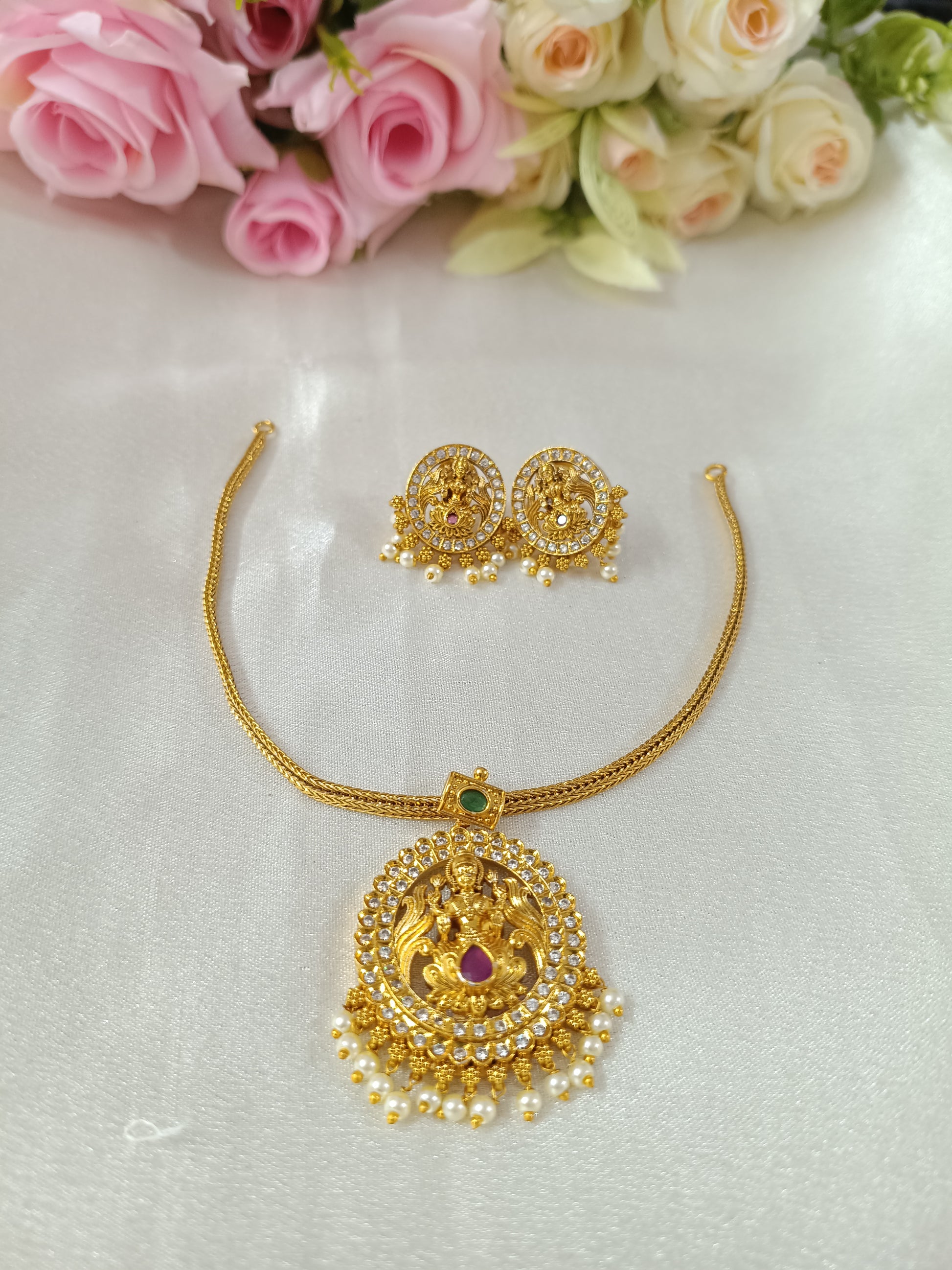 Lakshmi Pendant Necklace Set V11
